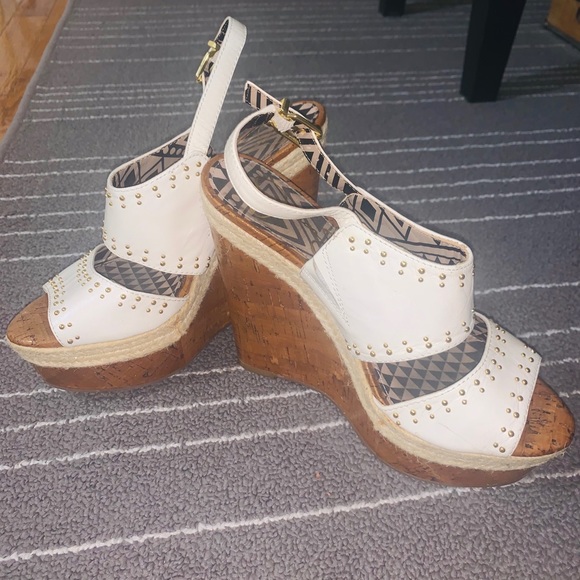 Jessica Simpson Wedges - Picture 2 of 4